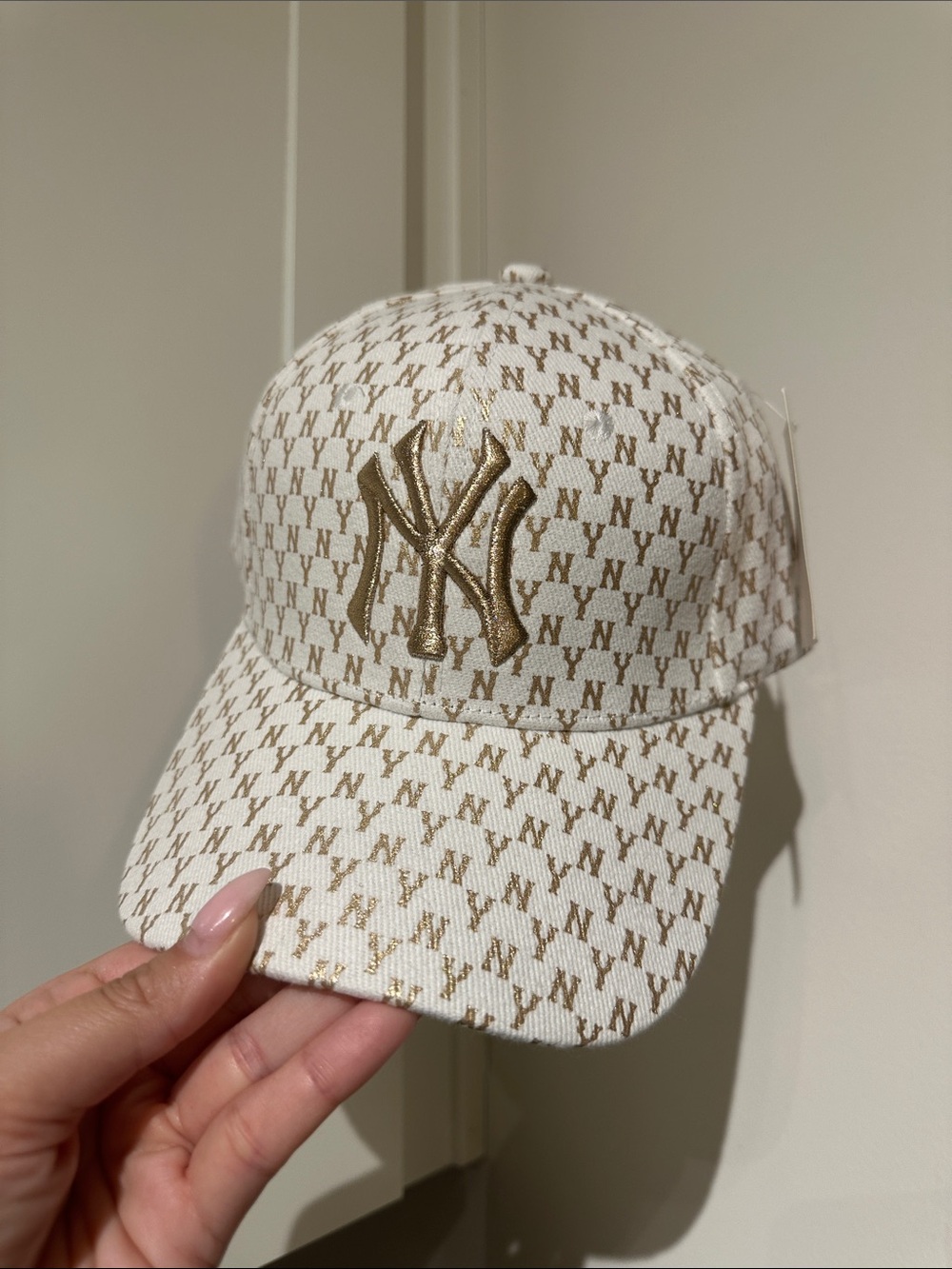 MLB New York Yankees White and Gold Monogram Baseball Cap - Picture 4 of 5